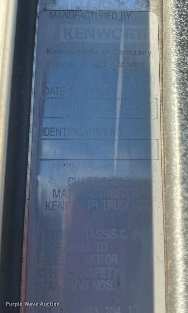 image for item OM9222 1996 Kenworth T800  rollback truck