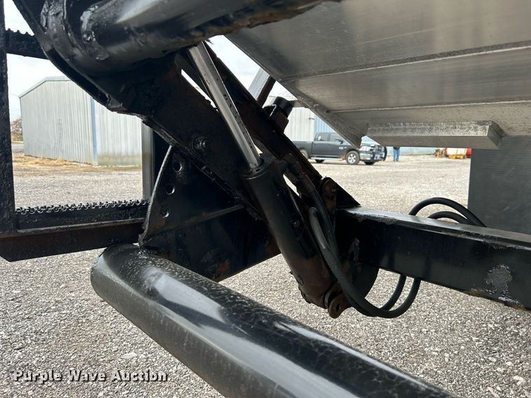 image for item OM9229 2013 Freightliner M2 Business Class  box truck