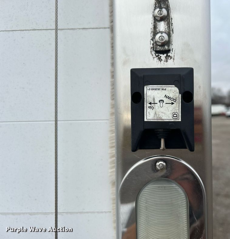 image for item OM9229 2013 Freightliner M2 Business Class  box truck