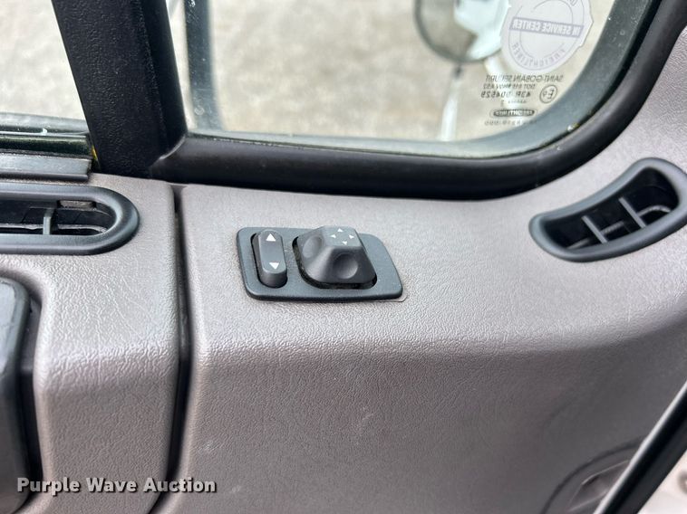 image for item OM9229 2013 Freightliner M2 Business Class  box truck