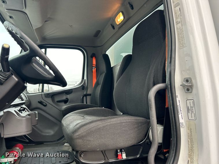 image for item OM9229 2013 Freightliner M2 Business Class  box truck