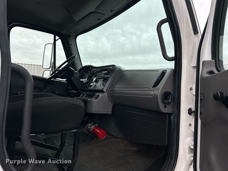 image for item OM9229 2013 Freightliner M2 Business Class  box truck