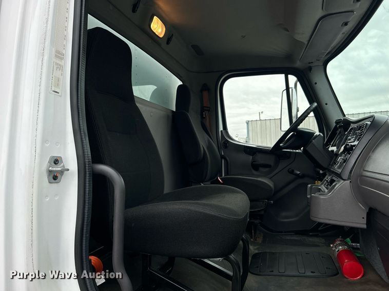 image for item OM9229 2013 Freightliner M2 Business Class  box truck