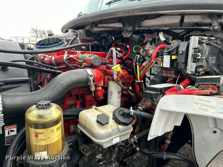 image for item OM9229 2013 Freightliner M2 Business Class  box truck