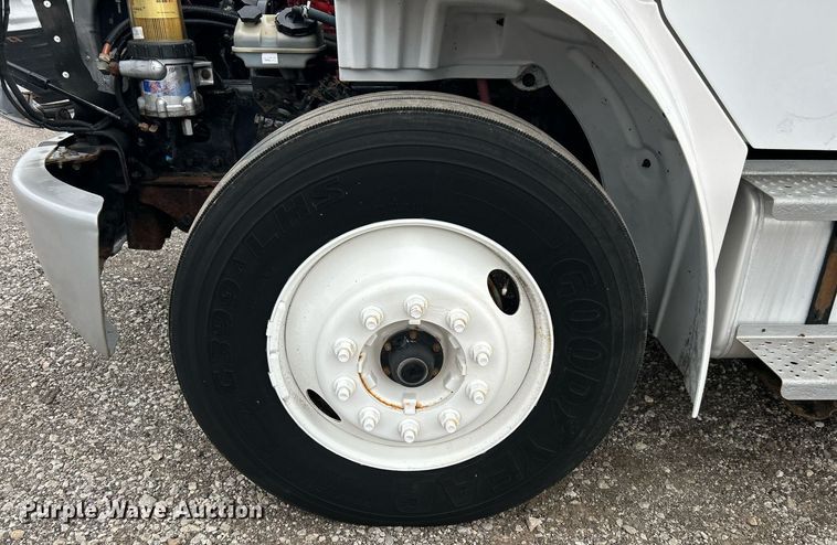 image for item OM9229 2013 Freightliner M2 Business Class  box truck