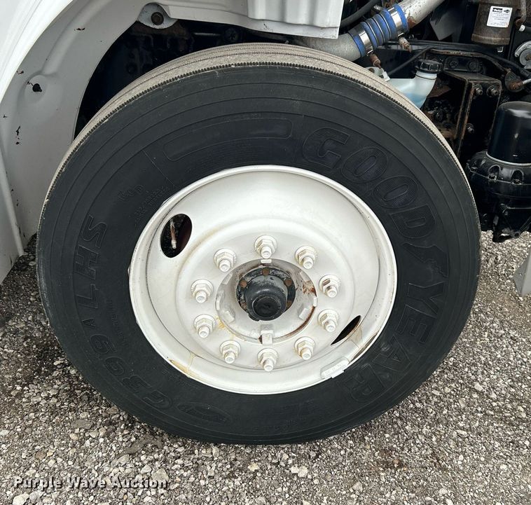 image for item OM9229 2013 Freightliner M2 Business Class  box truck