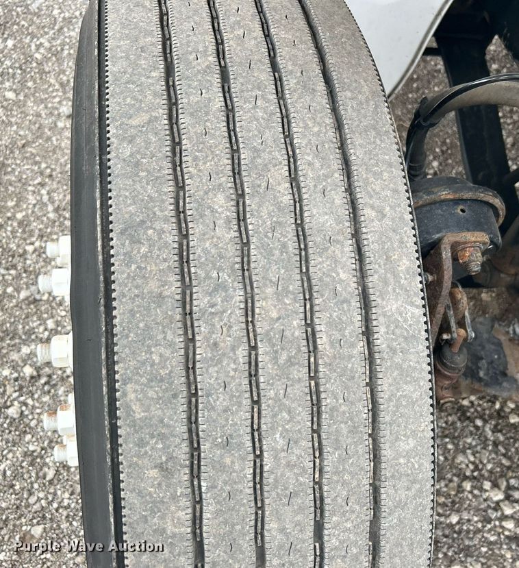 image for item OM9229 2013 Freightliner M2 Business Class  box truck