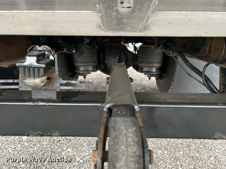 image for item OM9229 2013 Freightliner M2 Business Class  box truck