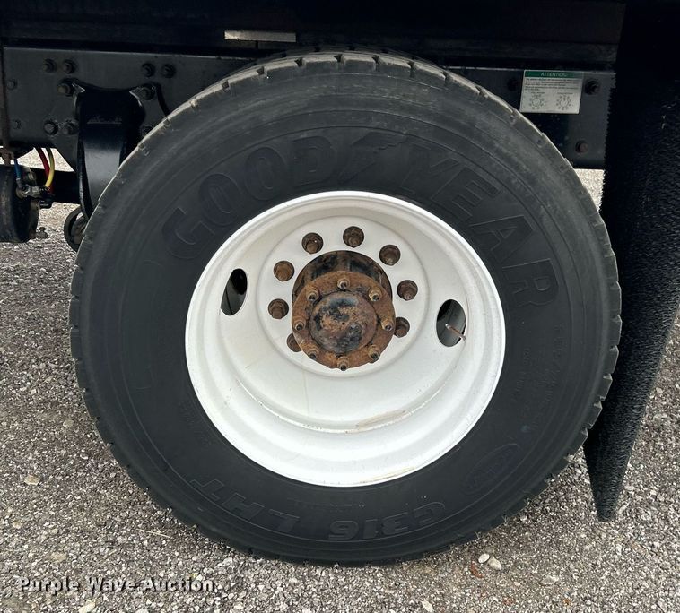 image for item OM9229 2013 Freightliner M2 Business Class  box truck