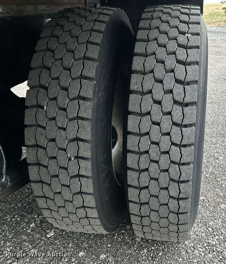 image for item OM9229 2013 Freightliner M2 Business Class  box truck