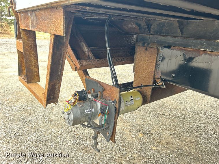 image for item OM9230 2009 Ford F650 Super Duty  box truck