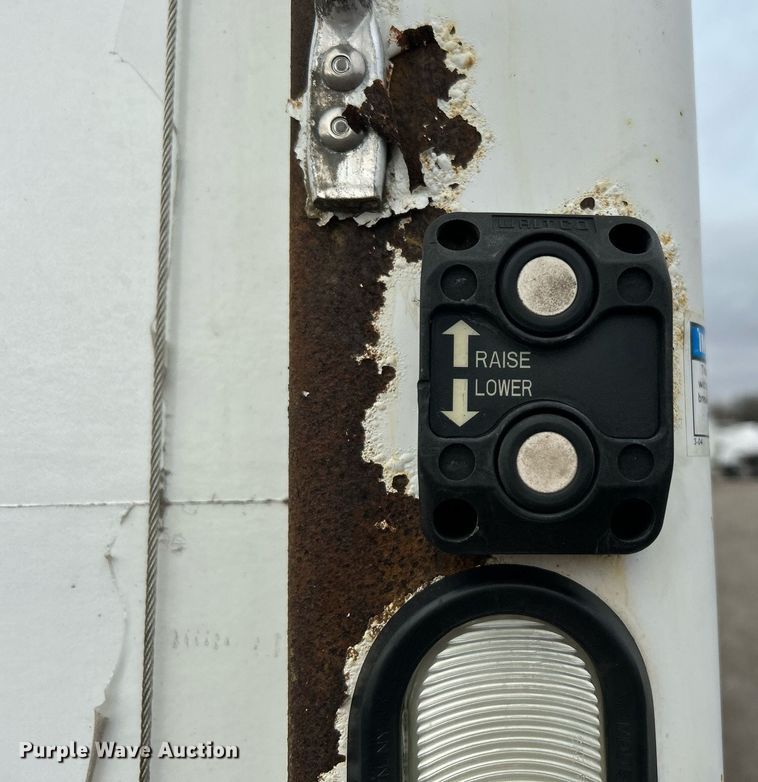 image for item OM9230 2009 Ford F650 Super Duty  box truck