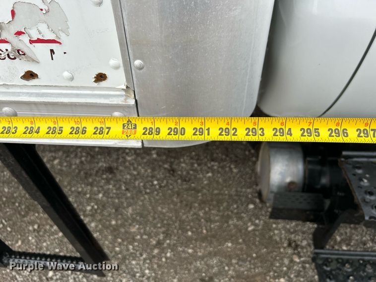 image for item OM9230 2009 Ford F650 Super Duty  box truck