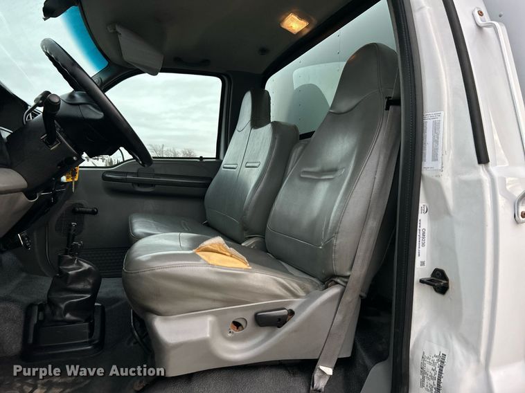 image for item OM9230 2009 Ford F650 Super Duty  box truck