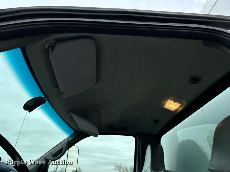 image for item OM9230 2009 Ford F650 Super Duty  box truck