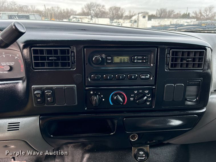 image for item OM9230 2009 Ford F650 Super Duty  box truck