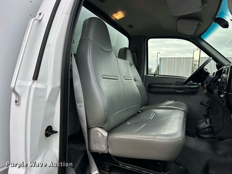 image for item OM9230 2009 Ford F650 Super Duty  box truck