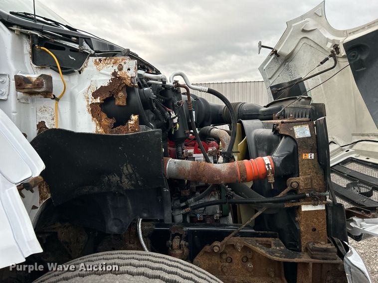 image for item OM9230 2009 Ford F650 Super Duty  box truck