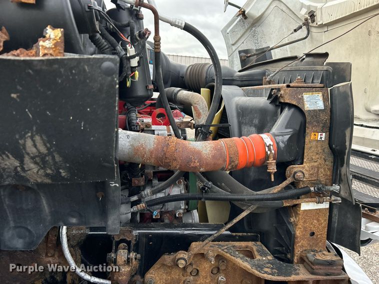 image for item OM9230 2009 Ford F650 Super Duty  box truck