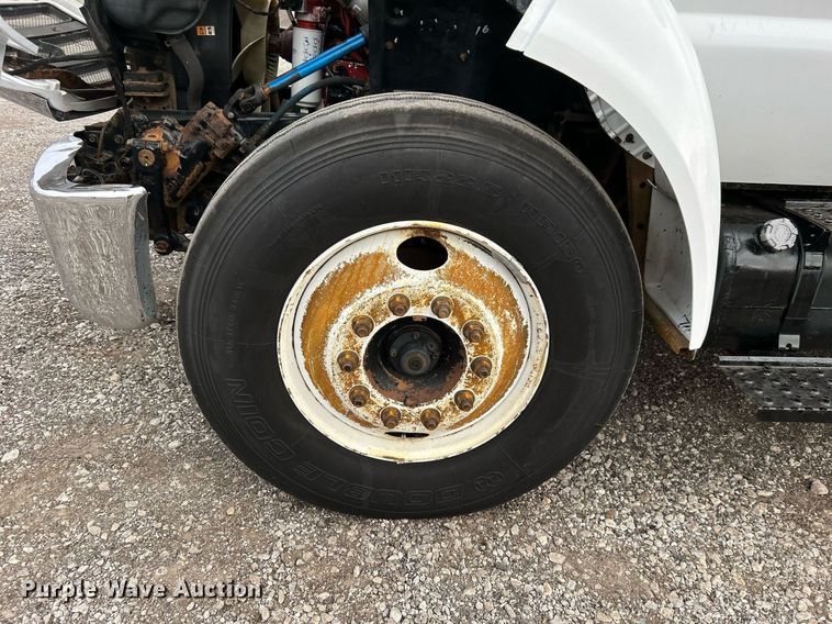 image for item OM9230 2009 Ford F650 Super Duty  box truck