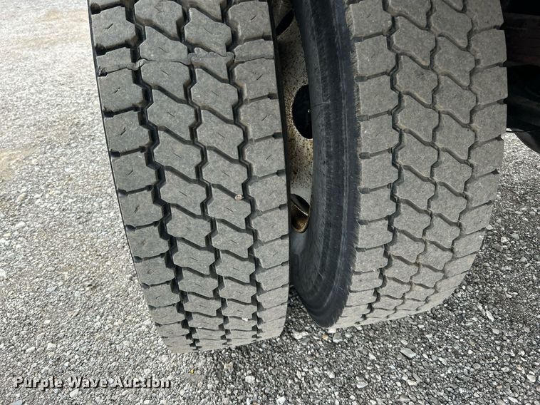 image for item OM9230 2009 Ford F650 Super Duty  box truck