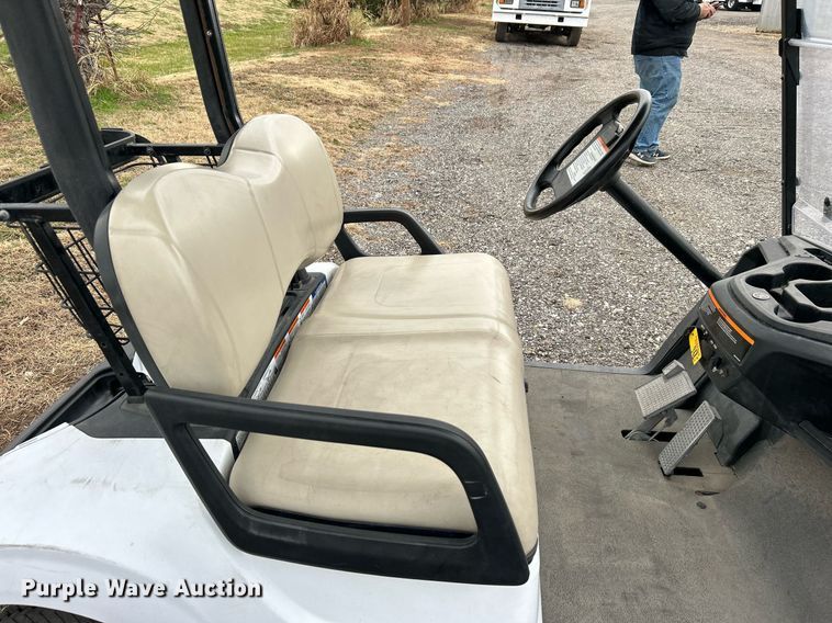 image for item OM9240 2017 Yamaha DR2E17  golf cart