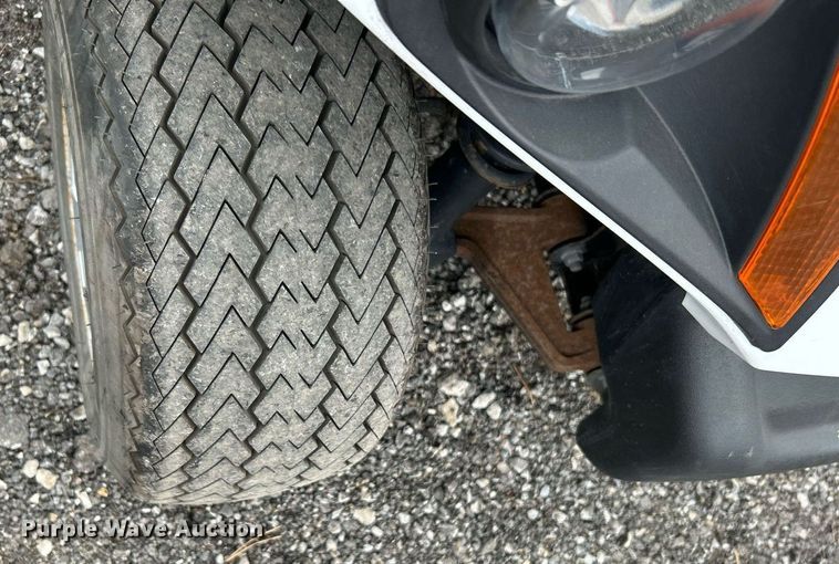 image for item OM9240 2017 Yamaha DR2E17  golf cart