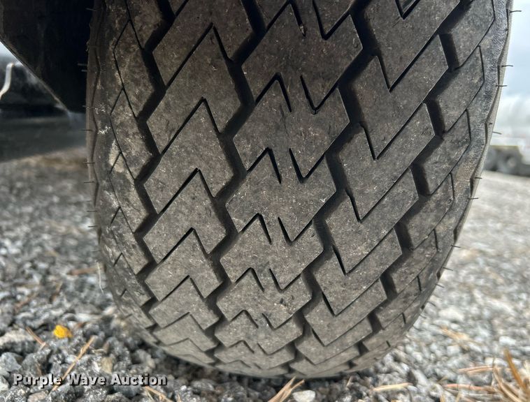 image for item OM9240 2017 Yamaha DR2E17  golf cart