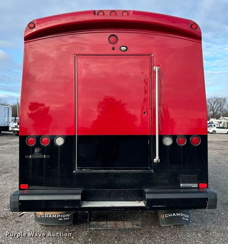 image for item OM9242 2018 Freightliner M2  shuttle bus