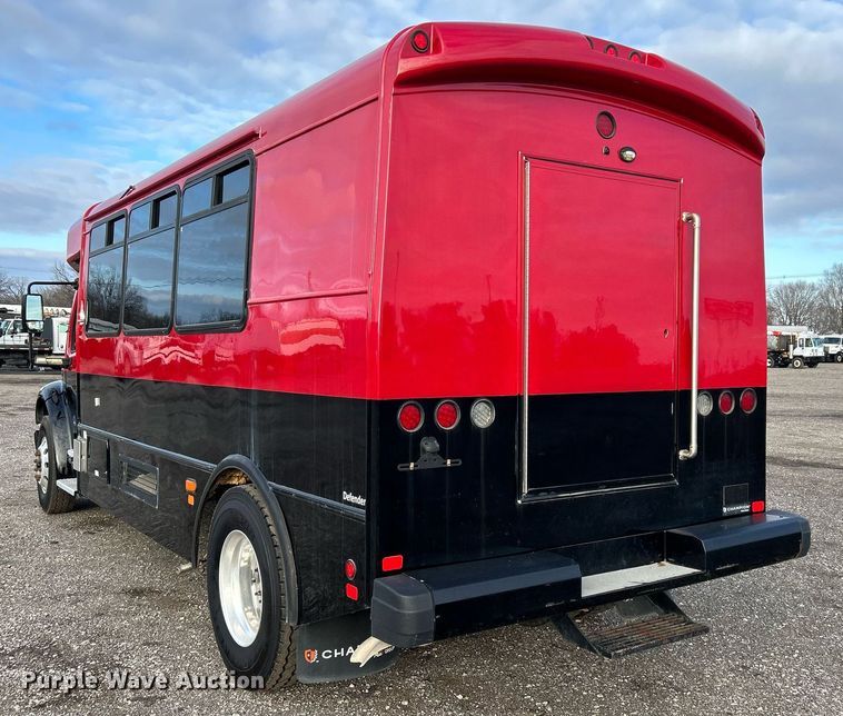 image for item OM9242 2018 Freightliner M2  shuttle bus