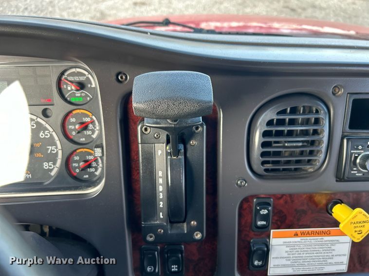 image for item OM9242 2018 Freightliner M2  shuttle bus