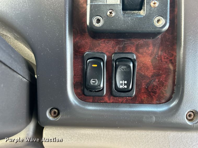 image for item OM9242 2018 Freightliner M2  shuttle bus