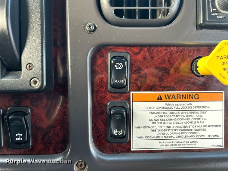 image for item OM9242 2018 Freightliner M2  shuttle bus