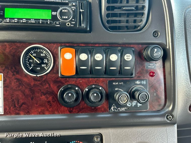 image for item OM9242 2018 Freightliner M2  shuttle bus