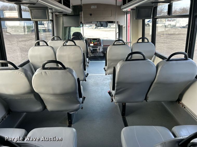 image for item OM9242 2018 Freightliner M2  shuttle bus