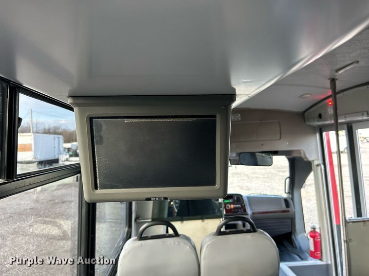 image for item OM9242 2018 Freightliner M2  shuttle bus