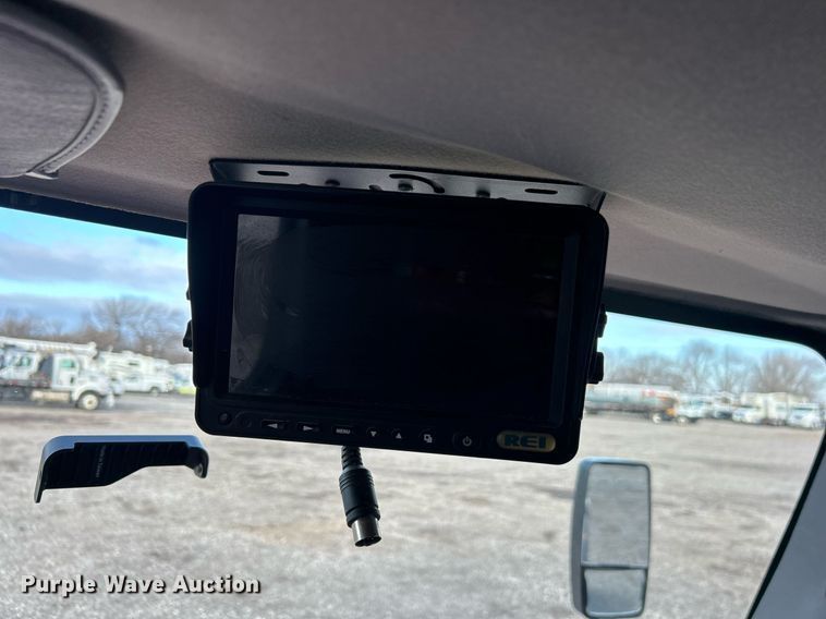 image for item OM9242 2018 Freightliner M2  shuttle bus