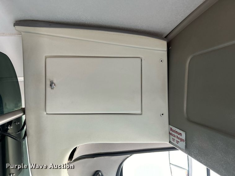 image for item OM9242 2018 Freightliner M2  shuttle bus