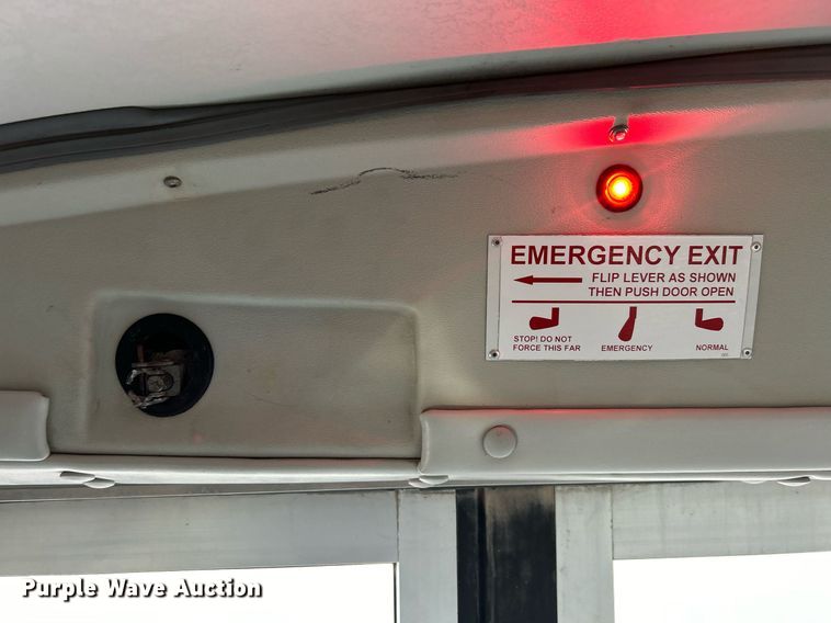 image for item OM9242 2018 Freightliner M2  shuttle bus