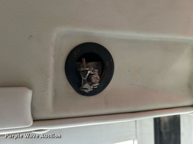 image for item OM9242 2018 Freightliner M2  shuttle bus