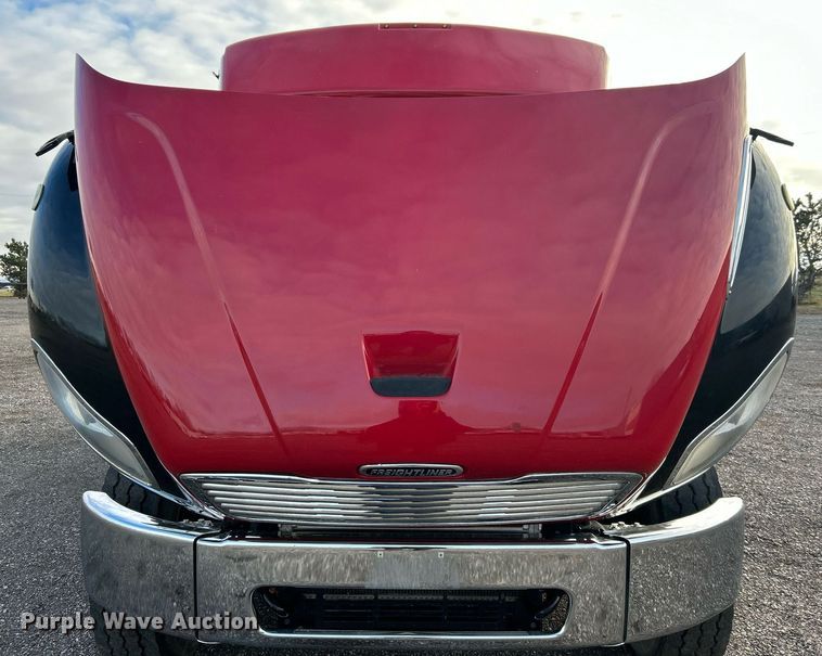 image for item OM9242 2018 Freightliner M2  shuttle bus