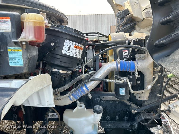 image for item OM9242 2018 Freightliner M2  shuttle bus