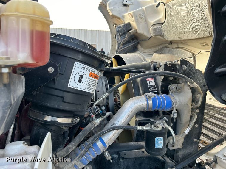 image for item OM9242 2018 Freightliner M2  shuttle bus