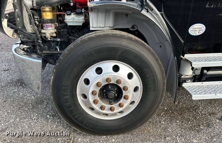 image for item OM9242 2018 Freightliner M2  shuttle bus