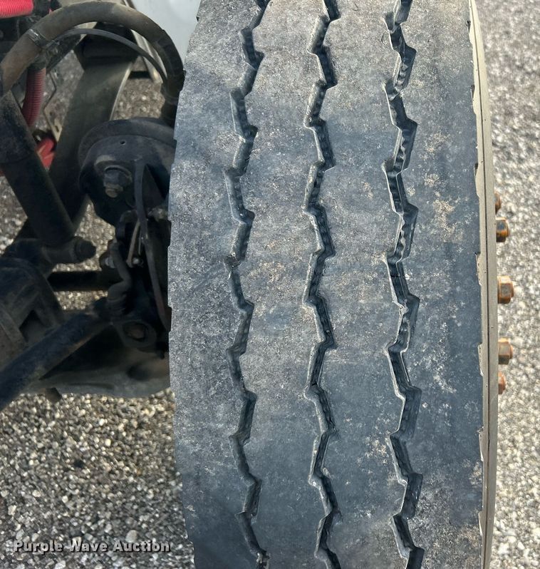 image for item OM9242 2018 Freightliner M2  shuttle bus