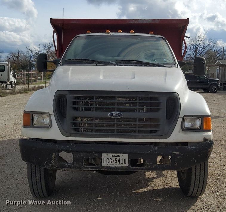 image for item DJ0839 2002 Ford F650 Super Duty XL  dump truck