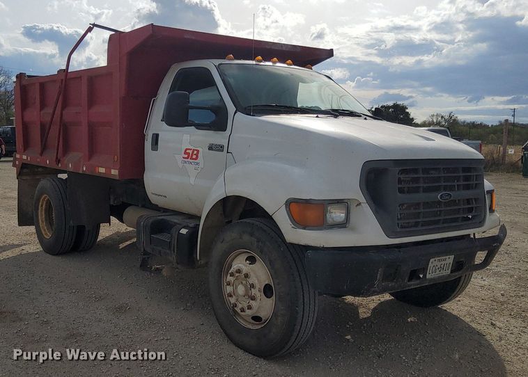 image for item DJ0839 2002 Ford F650 Super Duty XL  dump truck