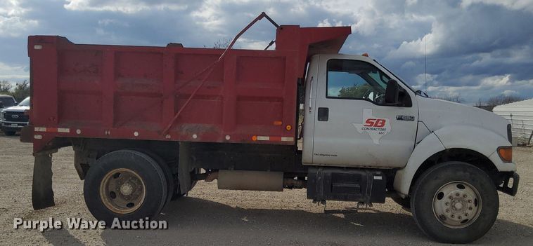 image for item DJ0839 2002 Ford F650 Super Duty XL  dump truck