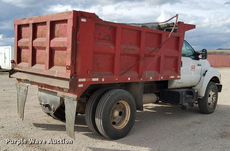 image for item DJ0839 2002 Ford F650 Super Duty XL  dump truck