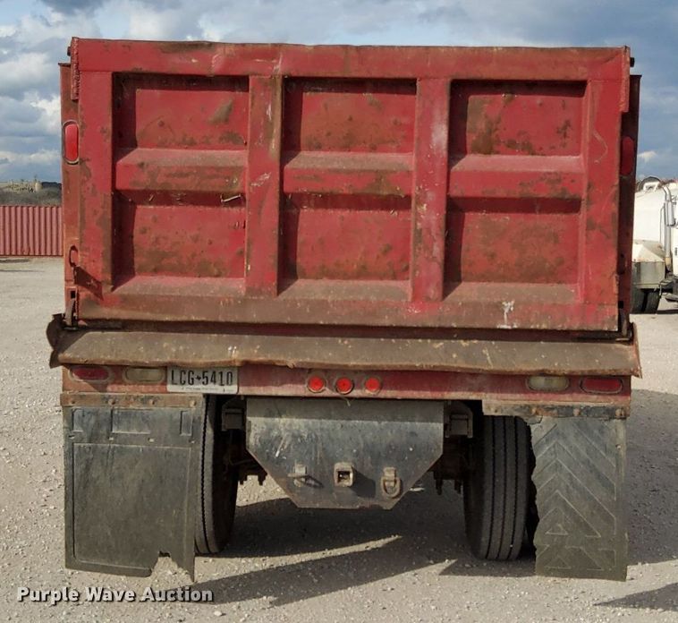 image for item DJ0839 2002 Ford F650 Super Duty XL  dump truck